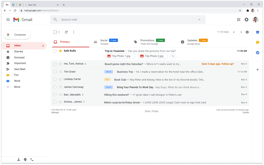 Máy tính xách tay, đang hiển thị trang chủ Google.com.